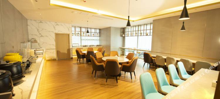 轻住酒店(枣庄西站万达广场店)图片