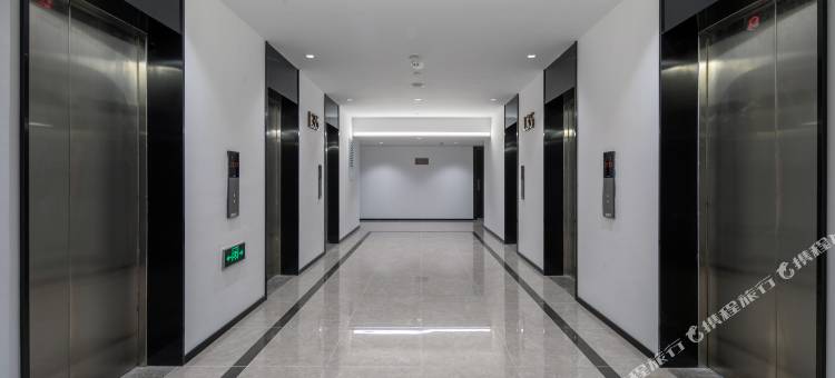 漫璟轻奢智慧电竞观海民宿(烟台大学店)图片