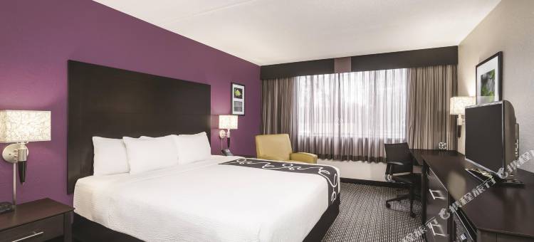 普兰特西南第六大街拉昆塔温德姆套房酒店(La Quinta Inn & Suites by Wyndham Plantation at SW 6th St)图片