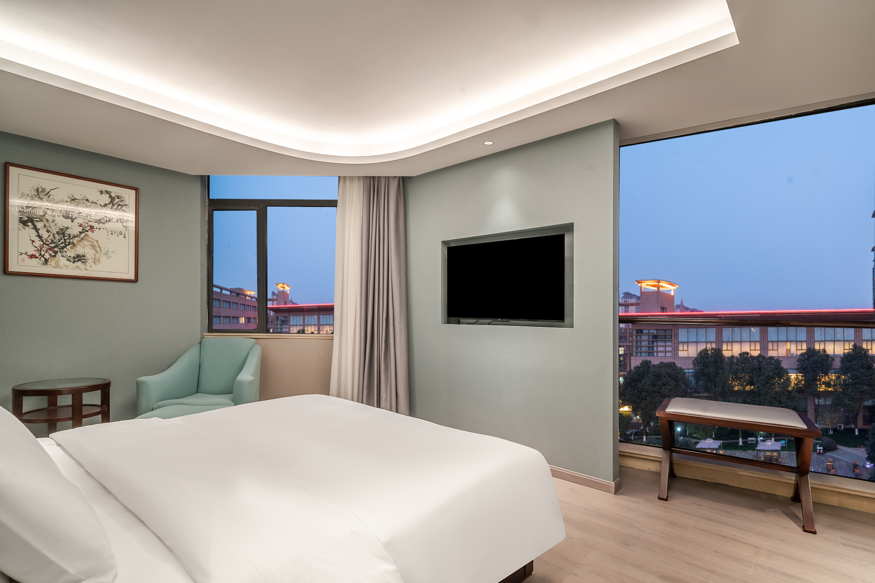 Luxury Blue Horizon Hotel (Wuxi Huishan Wanda Plaza) Over view