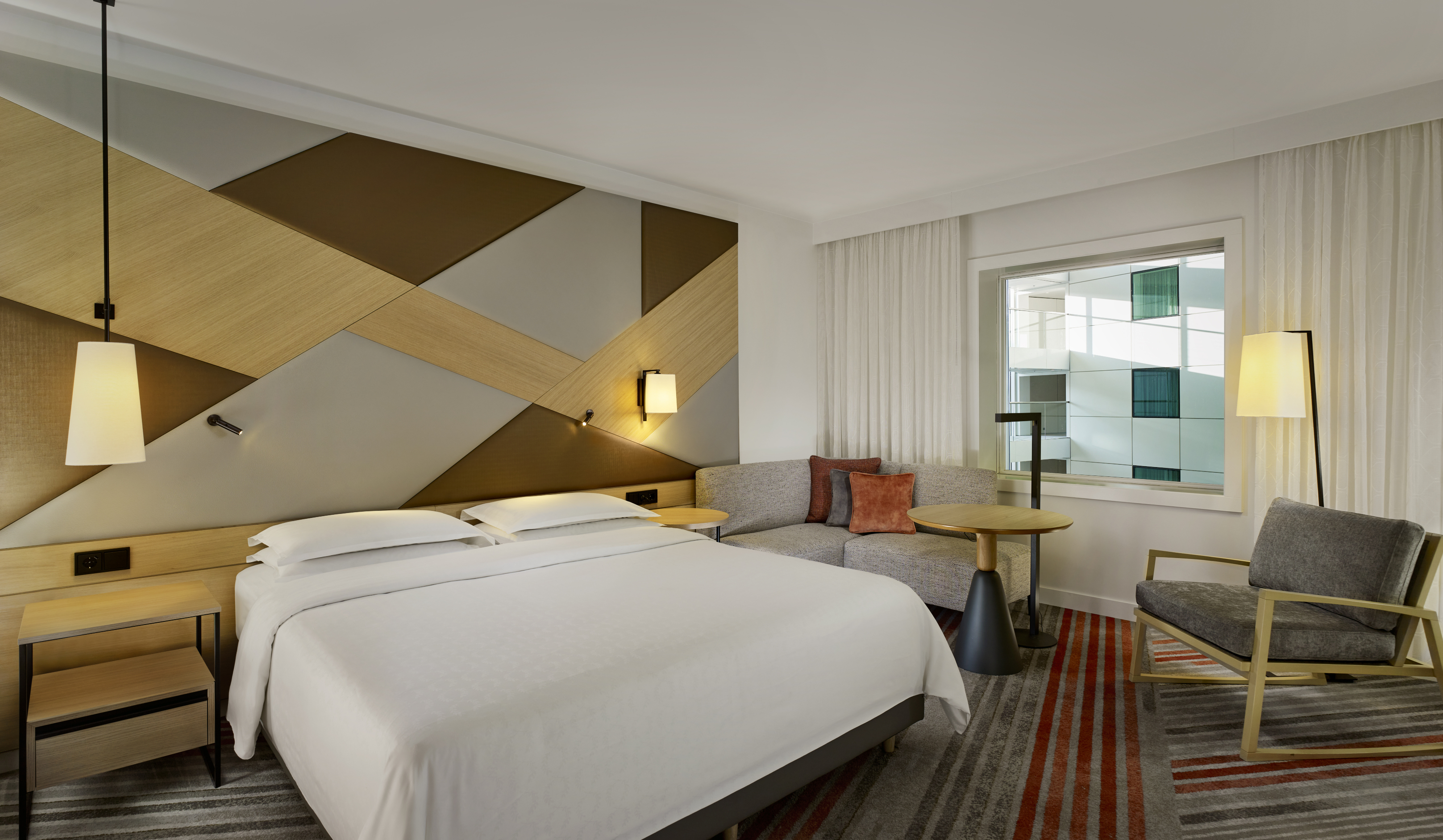 Sheraton Amsterdam Airport Hotel and Conference CenterOver view