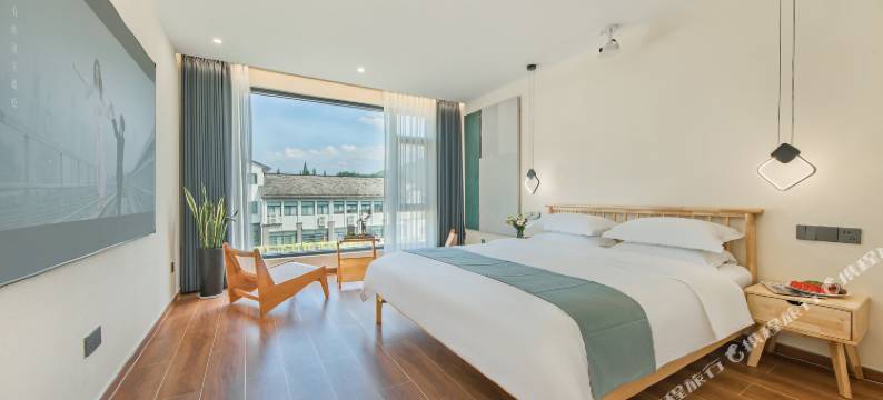 安吉怡洁亲子溯溪度假美宿(安吉云上草原熊猫探险部落乐园店)图片