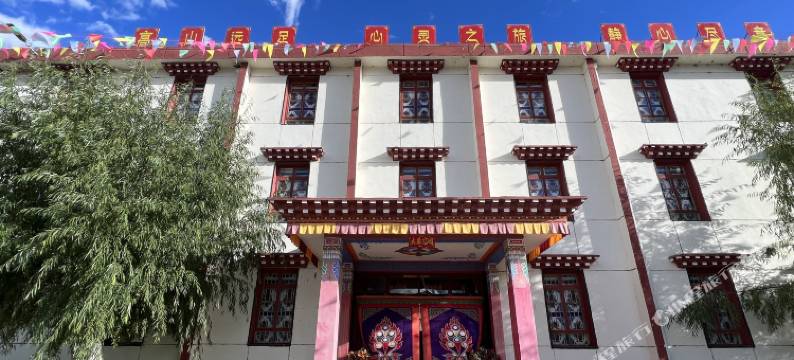 羊湖蕃圣度假山庄图片