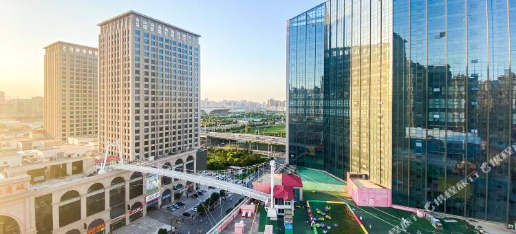 叶与晨电竞电影酒店(火车站塔坛店)图片