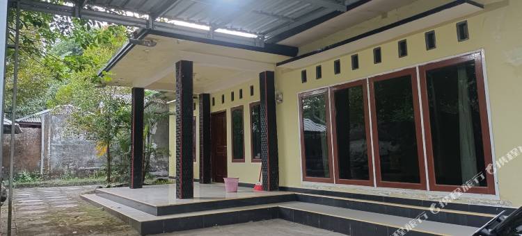 O安妮西亚酒店住宿-靠近马塔兰第二国立中学(Hotel O Penginapan Annisya Near SMA Negeri 2 Mataram)图片