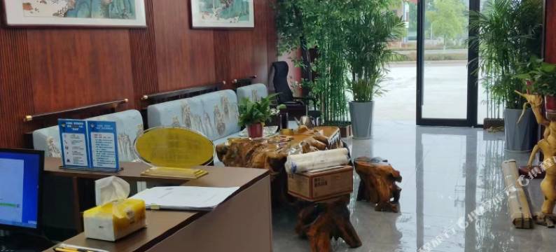 西峡蓝云商务酒店(南阳职业学院店)图片