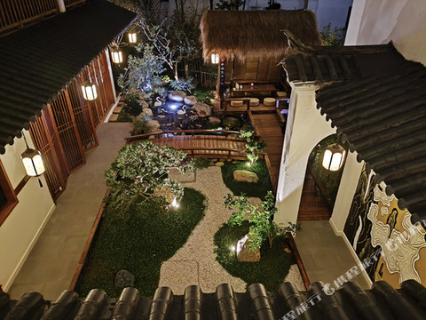 传舍民宿(抚仙湖广龙小镇店)