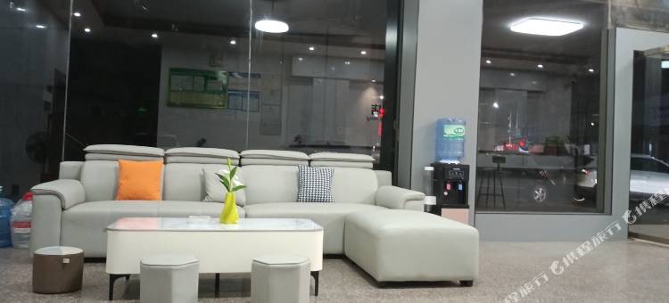 东兴万丽酒店(国门景区店)图片