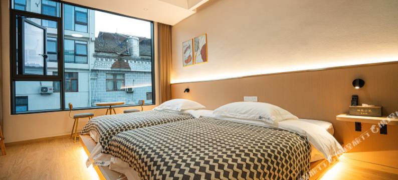 天堂寨甜艳小筑图片