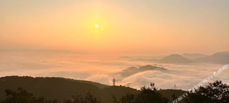 访云山CAMP·日出云海悬崖落日度假营地图片