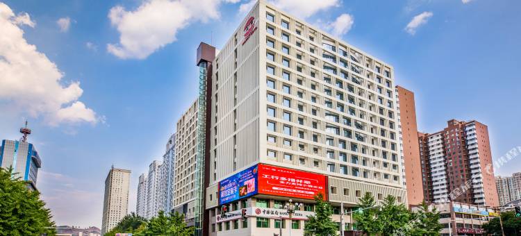 承德天宝假日酒店(避暑山庄店)图片