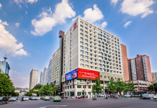 承德天宝假日酒店（避暑山庄店）外景图