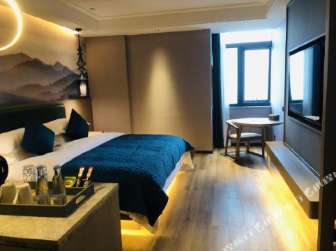 合肥华尔顿酒店    分(暂无点评) 268起距离721米立即预订