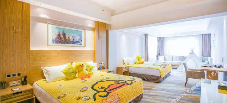 王朝圣地温泉酒店(长白山北景区集散中心店)图片