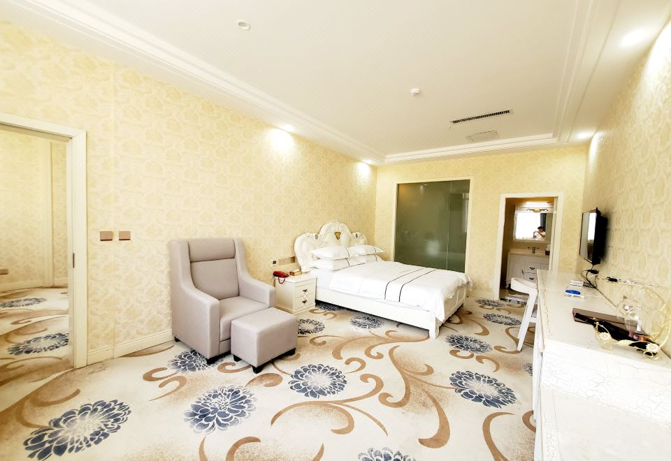  Hotel Overview