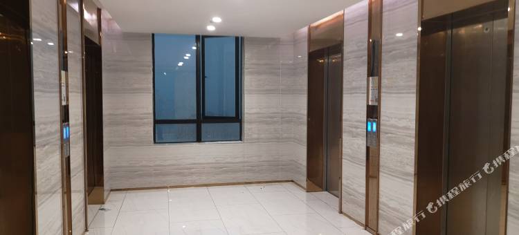 艺宿·家酒店公寓(南海体育中心长华国际店)图片