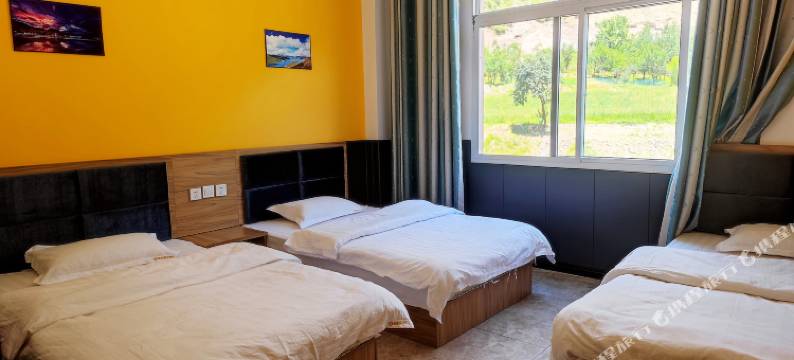 雅江途乐假日酒店图片