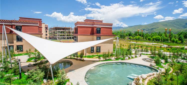 甘孜翔云温泉酒店图片