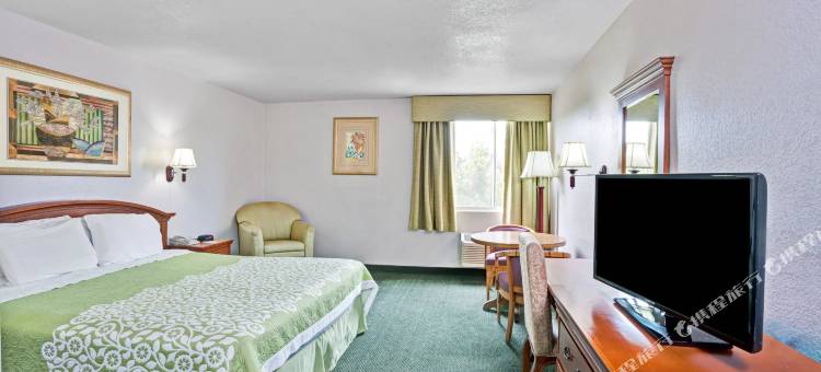 福乐顿市戴斯套房酒店(Days Inn & Suites by Wyndham Fullerton)图片