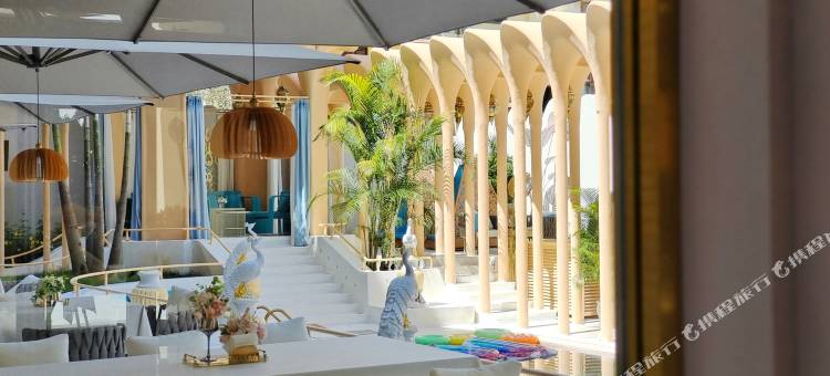 南客里里·The Hideaway·孔雀王庭花园度假酒店(星光夜市店)图片