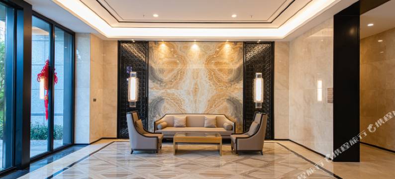 豪朗.Loft高空海景公寓(龙光世纪商务中心店)图片