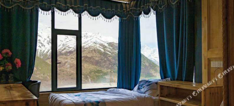 八宿县来古云之端大酒店图片