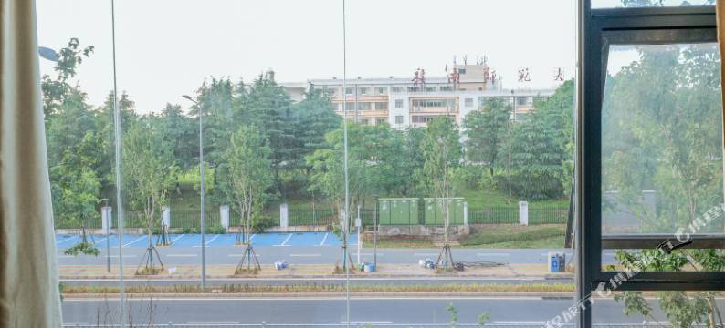 轻奢•悦享酒店(高校区大学城店)图片