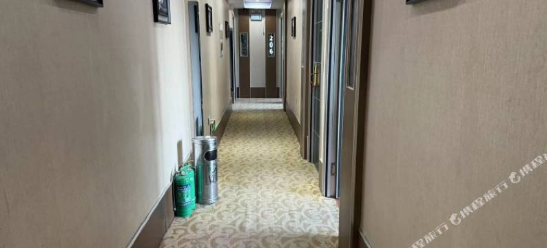 金芒果快捷宾馆(哈尔滨学府凯德广场师大夜市店)图片