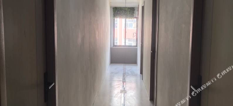 爱上旅馆(东兴未来花园店)图片