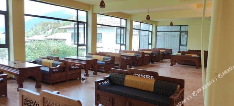 巴松措遇见你·餐吧观景民宿图片