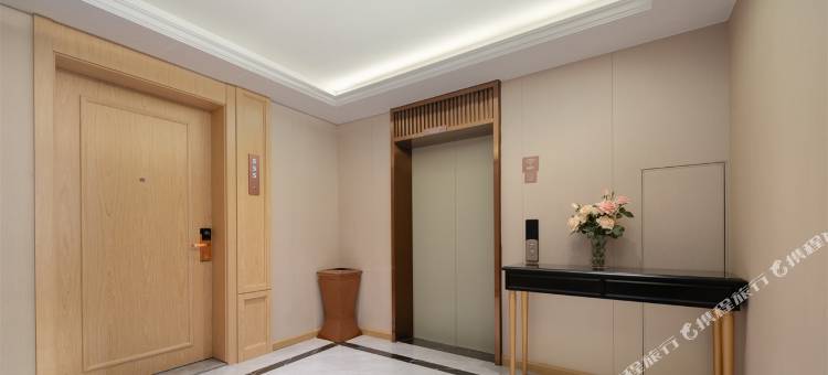 维也纳酒店(吉隆镇店)图片