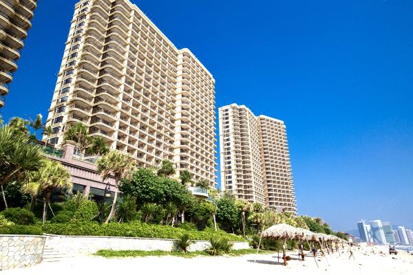 2021酒店位于惠州市惠东县双月湾滨海旅游度假区港口镇宝安虹海湾一期