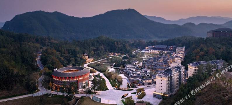 会昌和君小镇同学围屋酒店图片