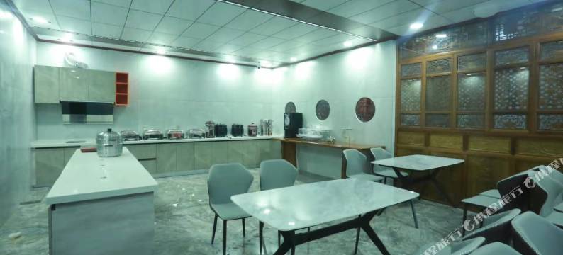 梁河馨怡酒店图片