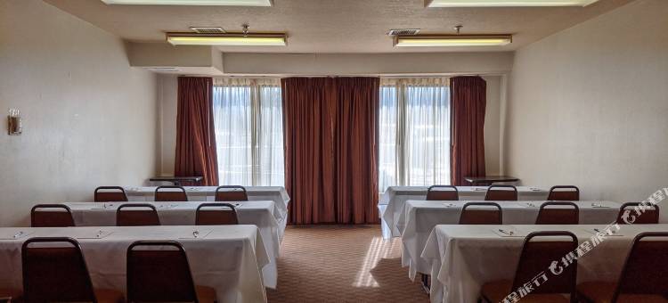 萨奇布拉希套房酒店(Sagebrush Inn & Suites)图片