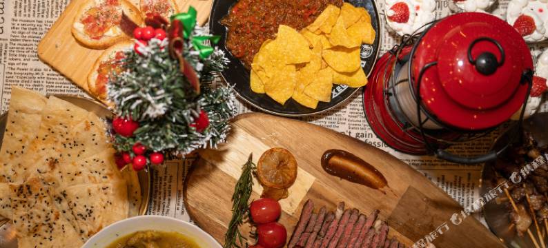 峨眉山谜途露营图片