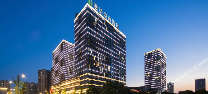 漫特电竞酒店(西安高新万达木塔寺地铁站店)图片