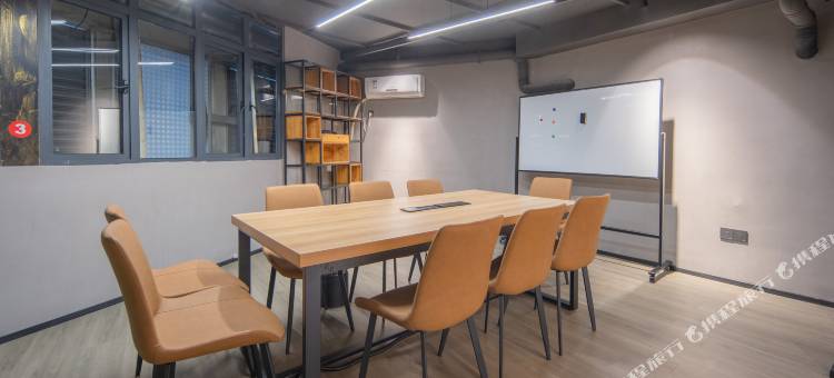 相遇欢影酒店(长沙天马大学城阜埠河地铁站店)图片