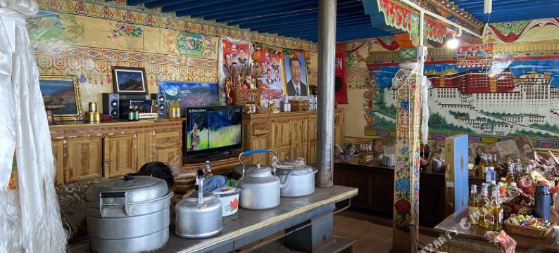 尼玛琼宗湖景驿站图片