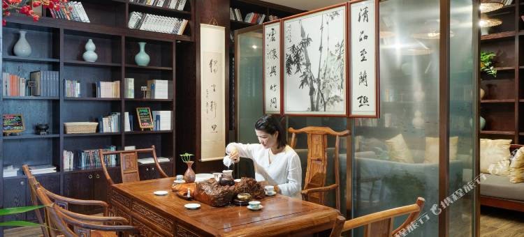 屏山书香世家酒店(柳州马鞍山公园店)图片