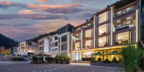 老君山 H・露台hotel (中靈索道店)