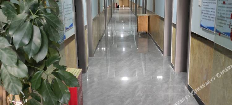 酒泉红彤彤宾馆(钟鼓楼汉唐美食街店)图片