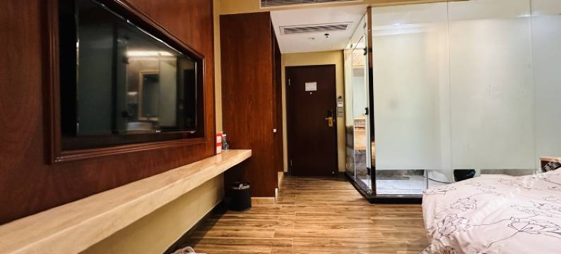 茂名宝冠大酒店图片