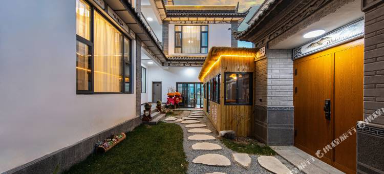 汐月茗居·VILLA设计师美学观景度假美宿(大理古城崇圣寺三塔店)图片