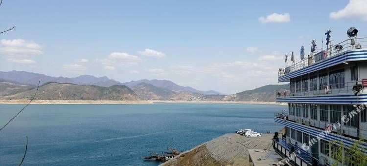 青川白龙湖滨湖客栈图片