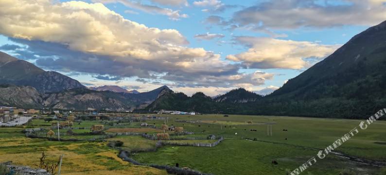 云上富氧酒店(然乌镇店)图片