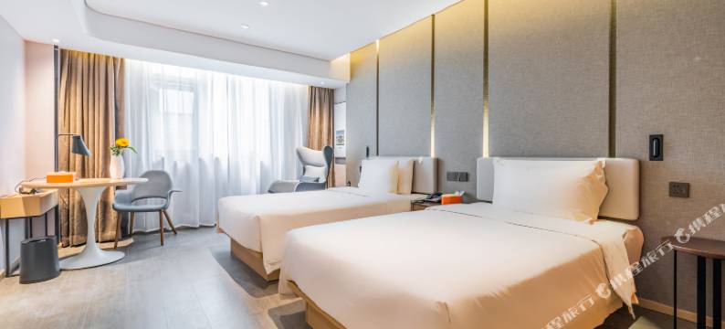 西安西京医院胡家庙地铁站亚朵酒店图片