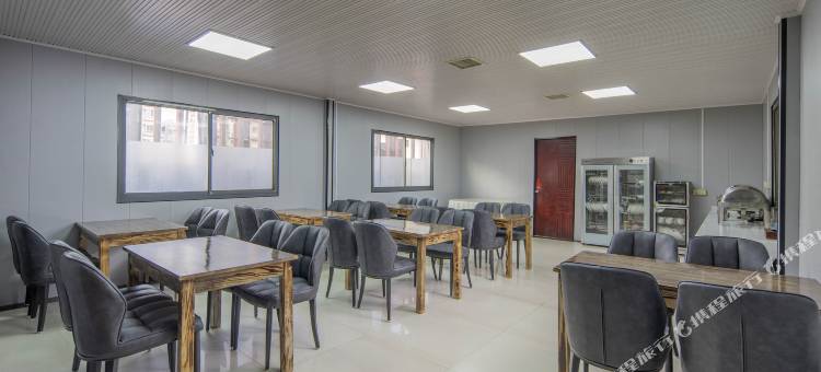 TOWO上品酒店(德思勤广场省政府店)图片