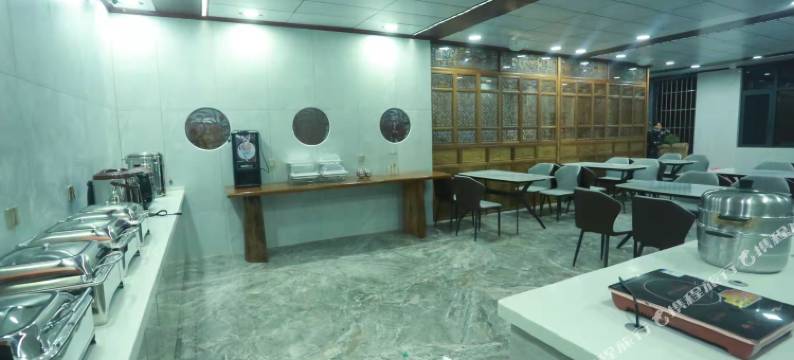 梁河馨怡酒店图片