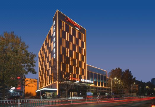 潍坊潍城希尔顿欢朋酒店外景图